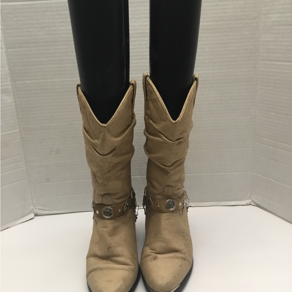 Dingo Tan Heeled Boots with Western Charm